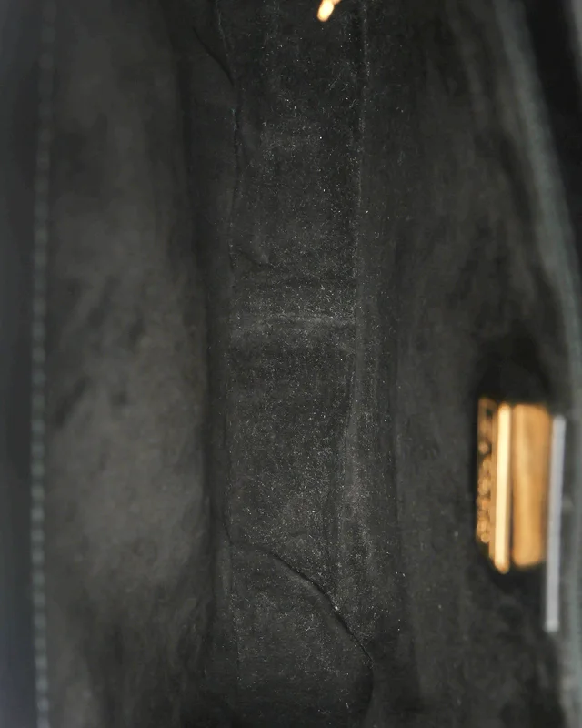 Gucci Leather Flap Bag in Leather from A Retro Tale, photo 7 of 8