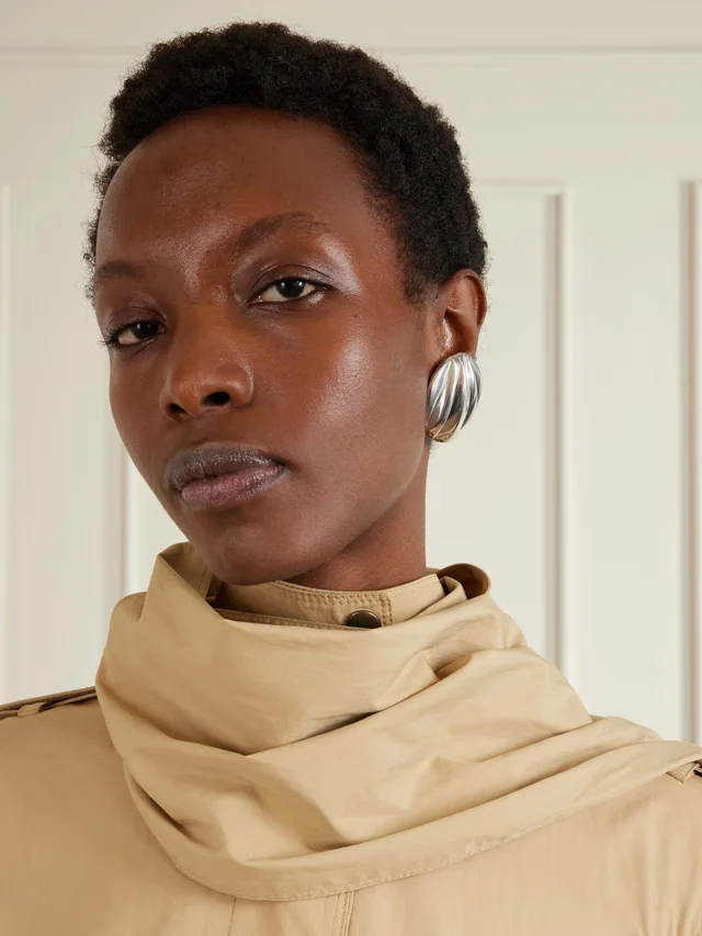 CHLOÉ Oversized silver-tone clip earrings in Metallic, photo 2 of 2 from NET-A-PORTER (Canada)