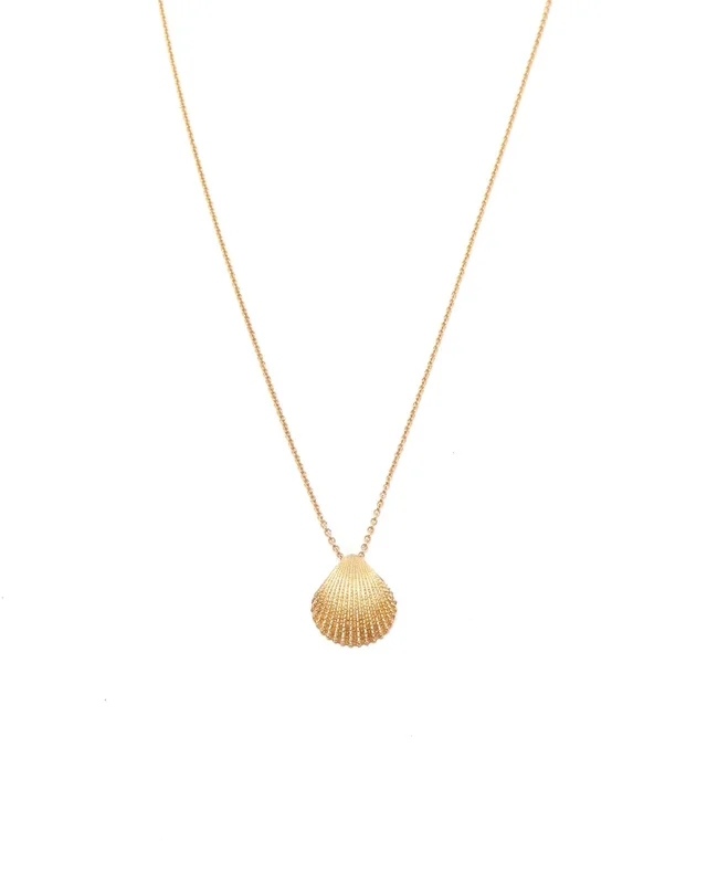 Tiffany & Co. Shell 18kt Gold Necklace in Gold from A Retro Tale