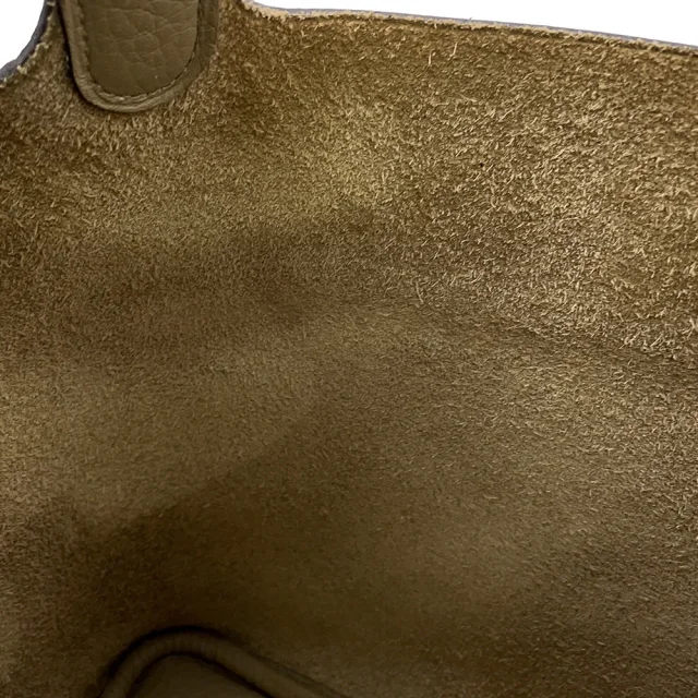 Hermès Picotin Lock Beige Marfa Taurillon Size PM in Beige from GALLERY RARE, photo 6 of 13
