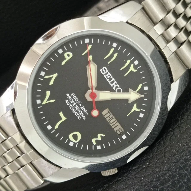 Vintage 1990 Seiko Automatic Mens Silver Watch W/Daydate & White Accents in gold|silver|gray from Poshmark