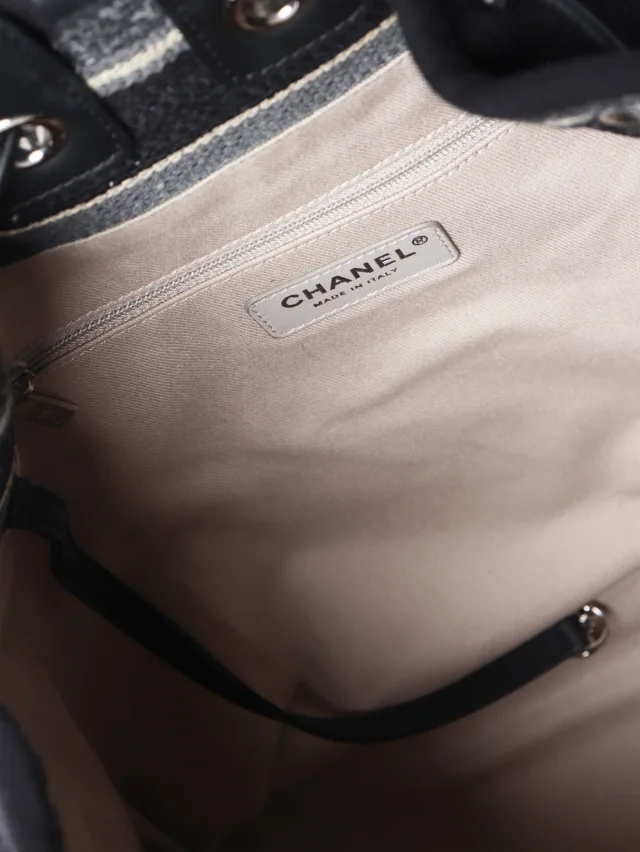 Chanel Black 2018 Rue Cambon canvas backpack in Black Canvas from Sign of the Times, photo 4 of 7