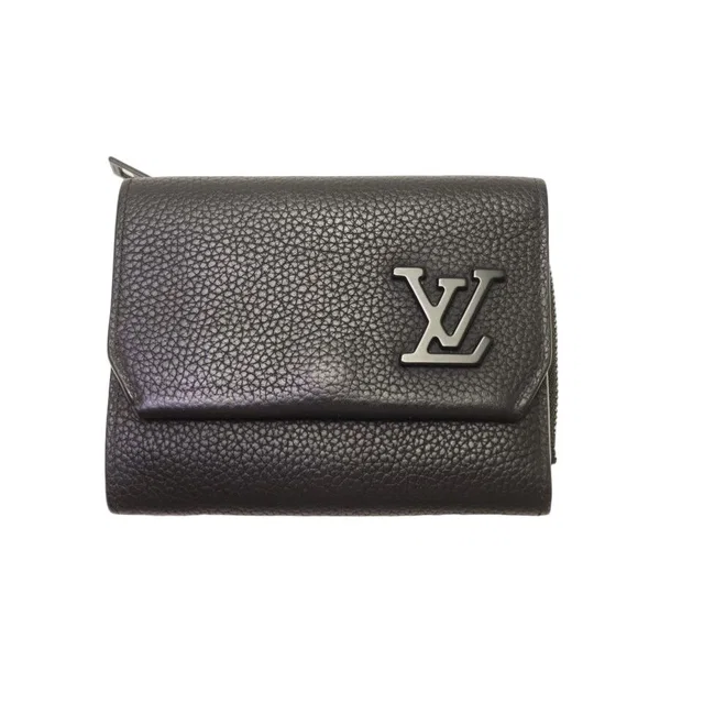 Louis Vuitton Aerogram Portefeuille Pilot Leather Trifold Wallet in Leather from The Reluxe