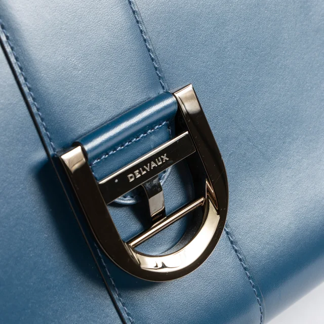 Delvaux Bleu de Prusse Box Calf Brillant MM Bag in Blue Box leather from Labellov, photo 6 of 9