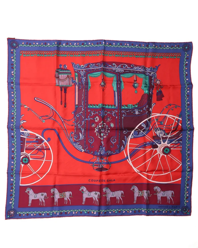 Hermès Carré 80 Coupé De Gala Silk Scarf in Silk from A Retro Tale, photo 2 of 2