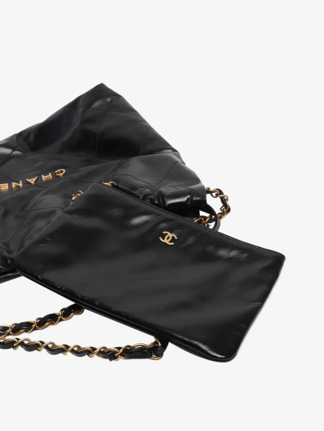 Black Chanel 22 medium bag in Black Leather from Sign of the Times, photo 5 of 8