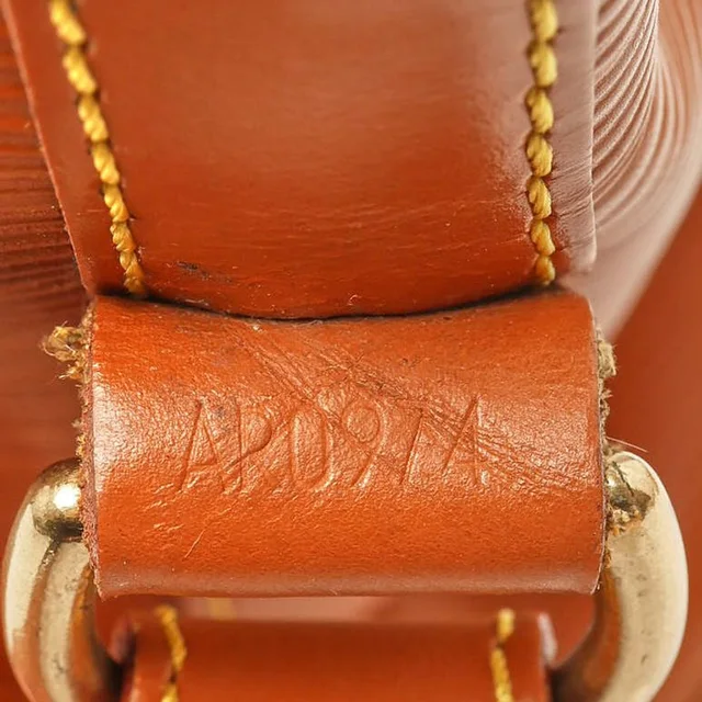 Louis Vuitton Epi Noé GM Bag in Leather from A Retro Tale, photo 9 of 10