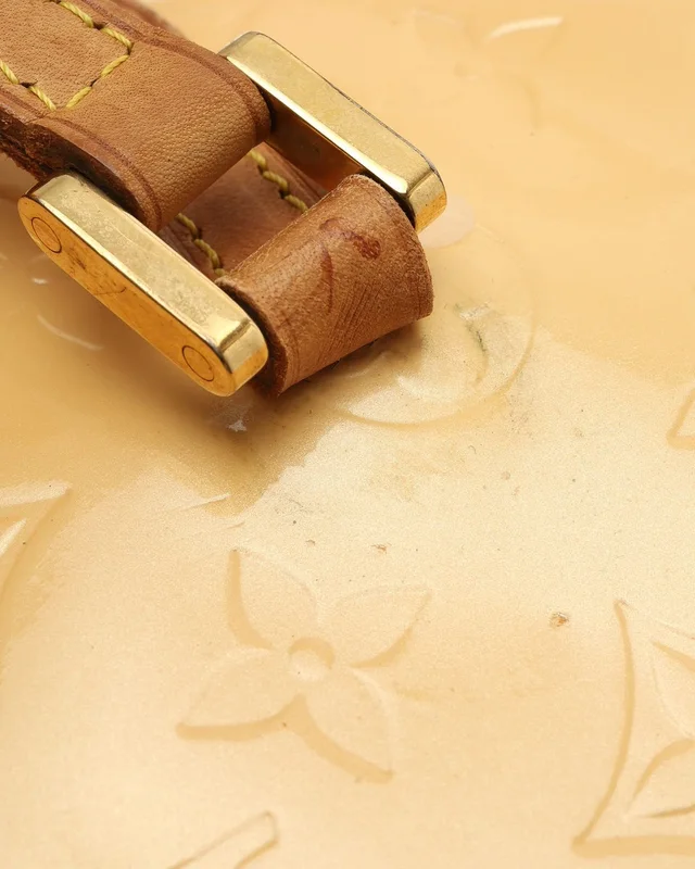 Louis Vuitton Vernis 30 Papillon Handbag in Patent leather from A Retro Tale, photo 6 of 11