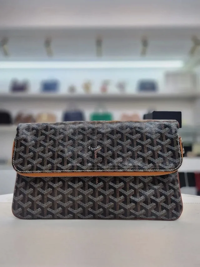 Goyard Saint Mary Clutch Mm in Brown in brown|red Calfskin from Grailed, photo 1 of 1