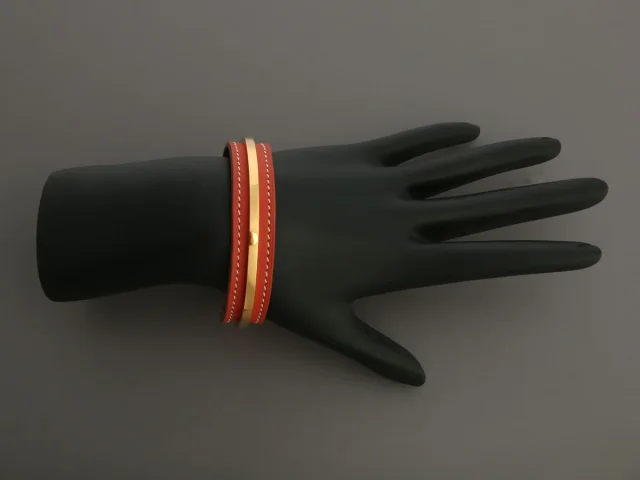 Hermès Sanguine Swift Binôme Cuff in Swift leather from Ann's Fabulous Finds, photo 5 of 5