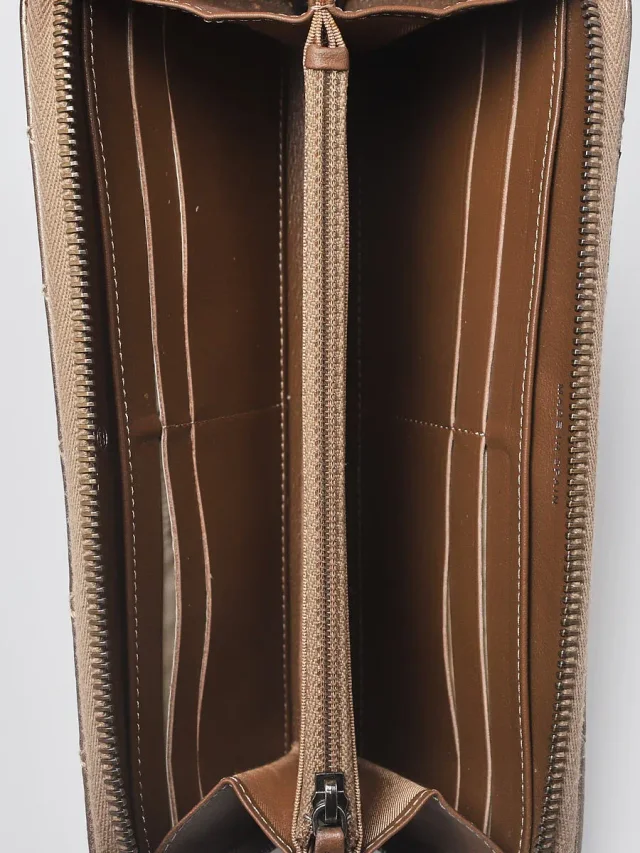 Chanel Bronze Calfskin Quilted Leather L-Gusset Zip Wallet in Calfskin from Yoogis, photo 2 of 11