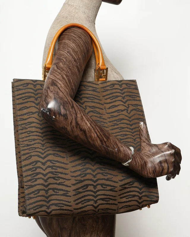 Fendi Tiger Tote Bag in Canvas from A Retro Tale, photo 8 of 8