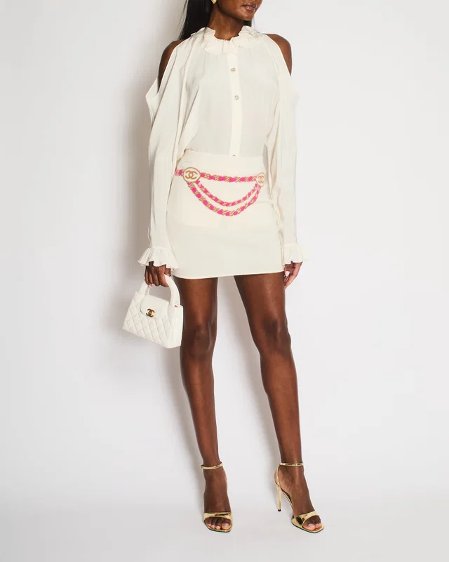 Chanel 23N Coco Neige Cream Cashmere Mini Skirt with Fuchsia and Beige CC Logo Chain Pattern with… in White Cashmere from Sellier