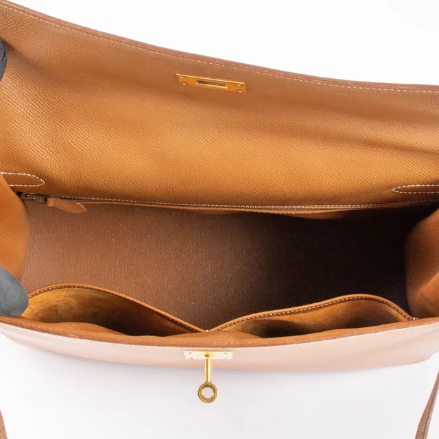 Hermès Kelly 35 Gold Courchevel GHW in Gold Leather from Labellov, photo 16 of 16