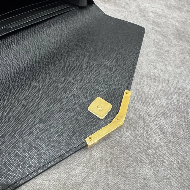 Fendi 2Jours Small Black Envelope Clutch Bag in Black calfskin, Metal, smooth calfskin from Reowned, photo 5 of 9