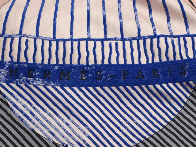 Hermès Exceptional Suite et Poursuite Cashmere Silk Embroidered Giant Scarf 140cm in Silk from Ann's Fabulous Finds, photo 4 of 7