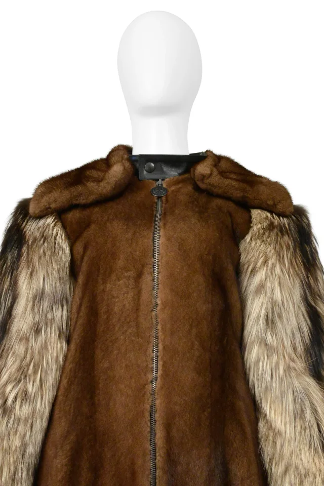 Balenciaga By Demna Gvasalia Mink & Fox Fur Coat With Detachable Collar 2016 in Silk from Resurrection Vintage, photo 4 of 14