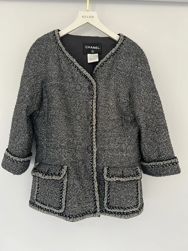 HOT* Chanel 14/P La Petite Veste Noire Tweed Charcoal Grey Jacket with Silver Detail Size FR… in Grey Tweed from Sellier, photo 8 of 12