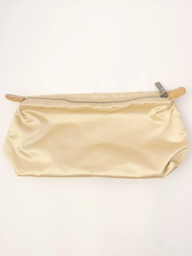 Chanel Caviar Skin 2.55 Chain Tote Bag, Beige, circa 2005 in Beige Caviar leather from VINTAGE QOO TOKYO, photo 9 of 16