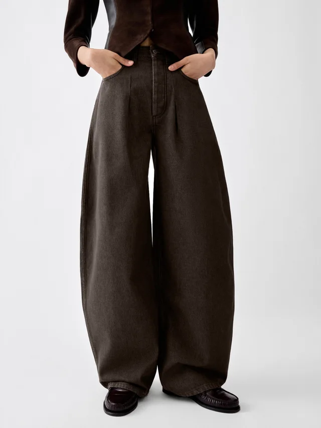 Jacquemus Ovalo High-Rise Barrel-Leg Jeans, photo 3 of 5 from SENSER