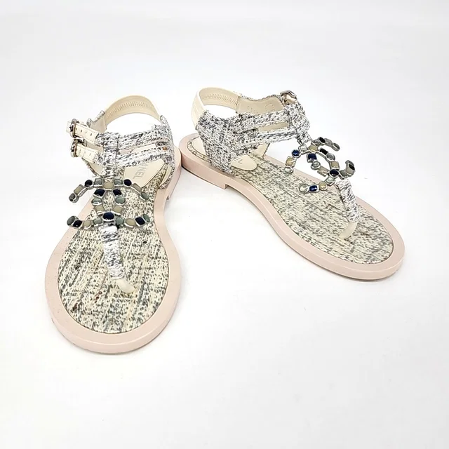 Chanel 샤넬 트위드 플립플랍 샌들 from GUGUS