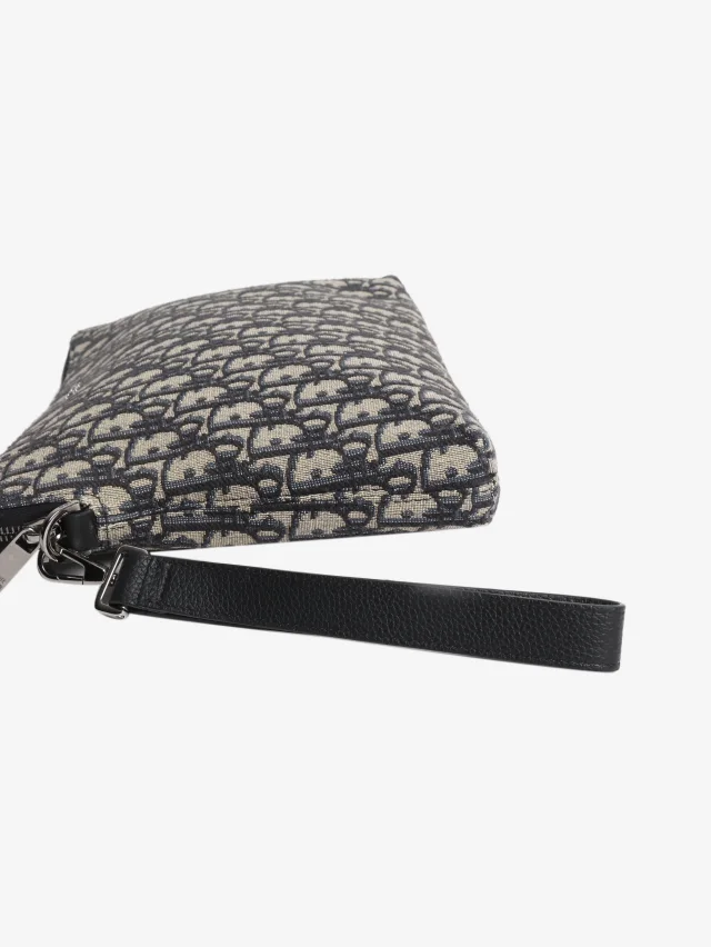 Dior 2021 Navy zipped monogram pouch in Navy Canvas from Sign of the Times, photo 4 of 6