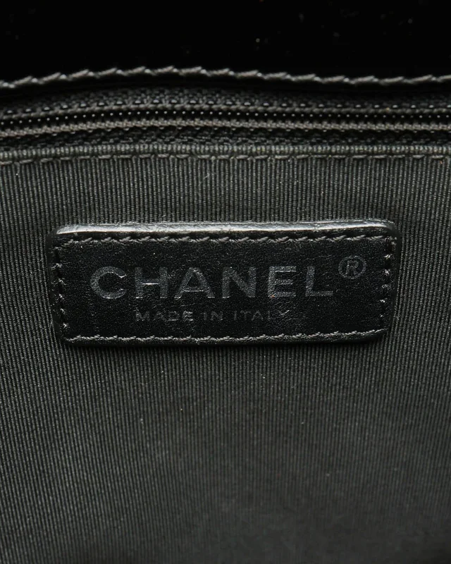 Chanel Patent (GST) Grand Shopping Tote Bag in Patent leather from A Retro Tale, photo 8 of 10
