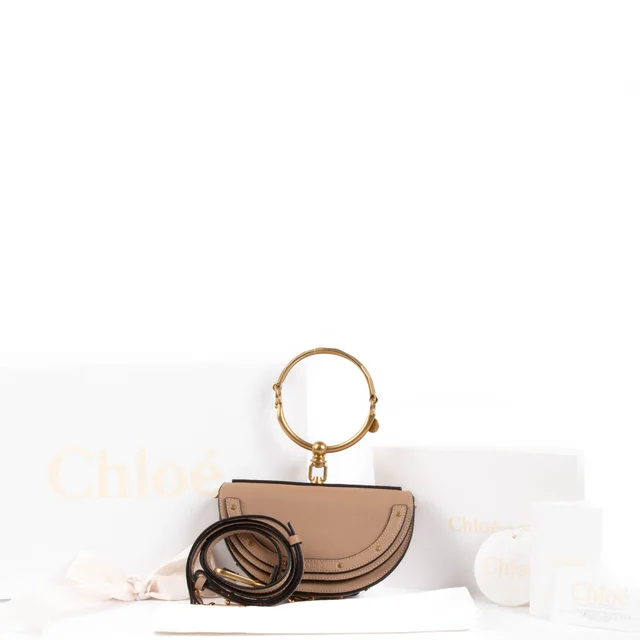 Chloé Nile Minaudière Bracelet Bag in Beige Leather from Labellov, photo 2 of 7