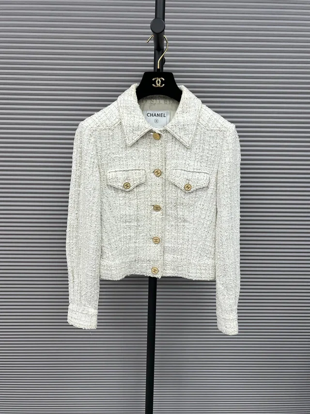Chanel 2001P Cream Tweed Jacket in White Tweed from Luxury Promise