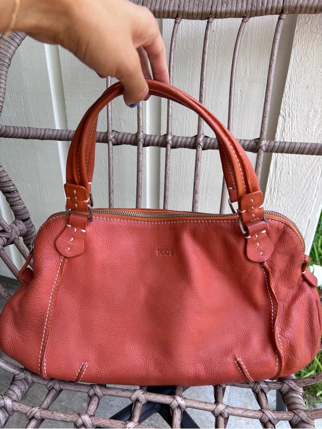 Tod's Rust Orange Leather Shoulder Bag in orange Leather from Poshmark, photo 1 of 1