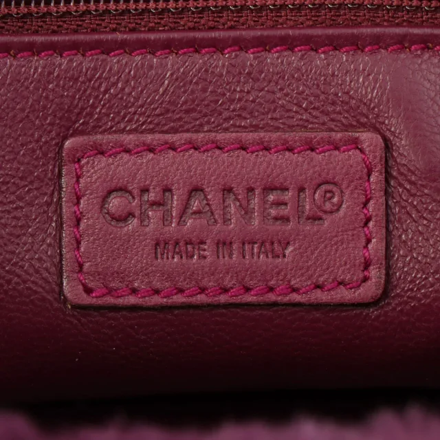 Circa 2000 Chanel Rabbit Fur CC Plate Chain Tote Bag Purple in Purple from VINTAGE QOO TOKYO, photo 8 of 14