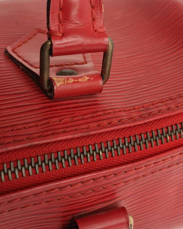 Louis Vuitton Epi Speedy 25 Bag in Leather from A Retro Tale, photo 8 of 12