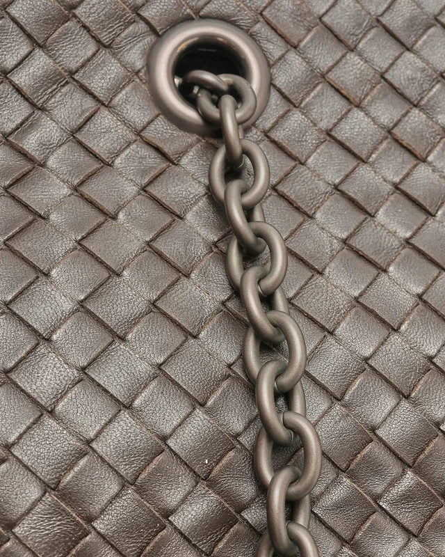 Bottega Veneta Intrecciato Dual Chain Tote Bag in Woven leather from A Retro Tale, photo 7 of 11