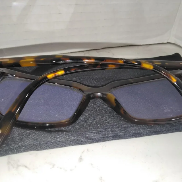 Tom Ford Women's Sunglasses - Brown in brown|red from Depop, photo 6 of 7
