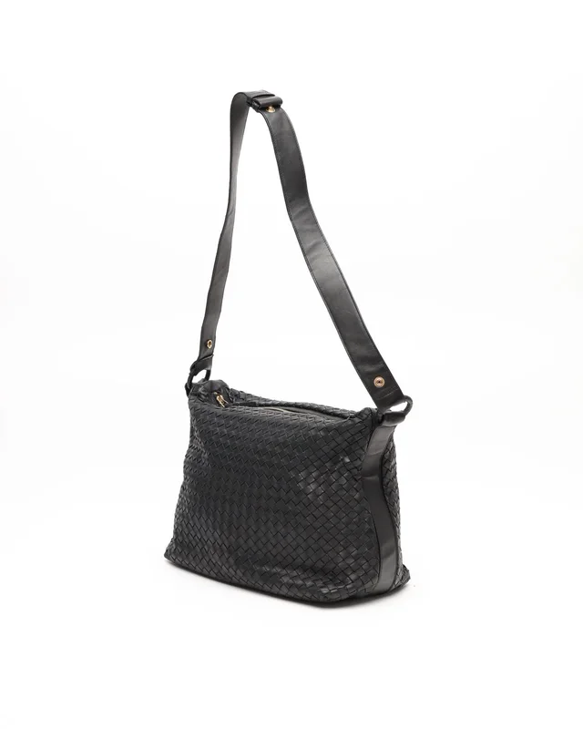Bottega Veneta Intrecciato Shoulder Bag in Woven leather from A Retro Tale, photo 2 of 12