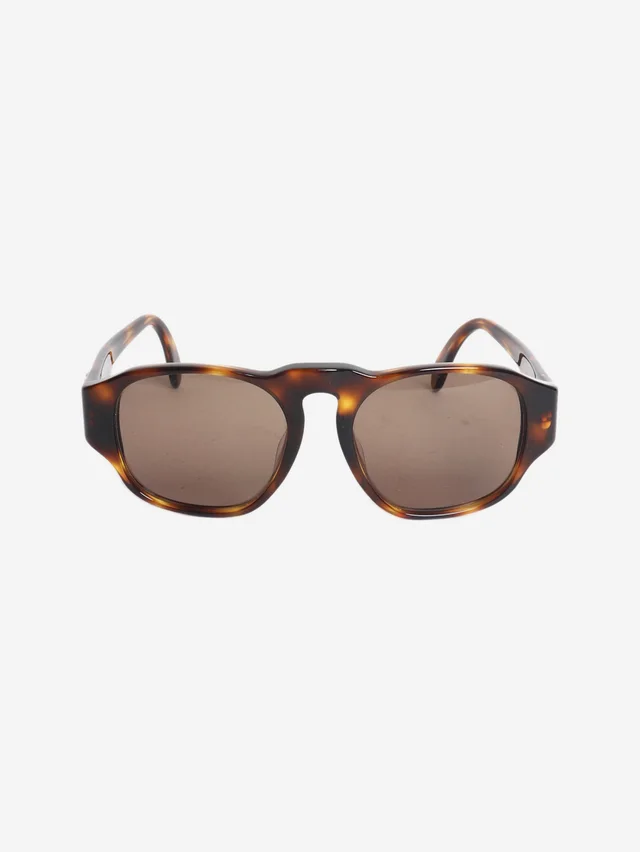 Chanel Brown tortoise shell sunglasses in Brown from Sign of the Times