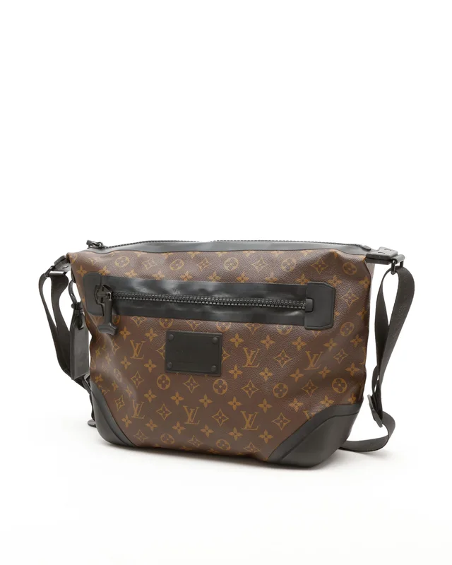 Louis Vuitton Messenger Voyage Waterproof Bag in Coated canvas from A Retro Tale, photo 2 of 7