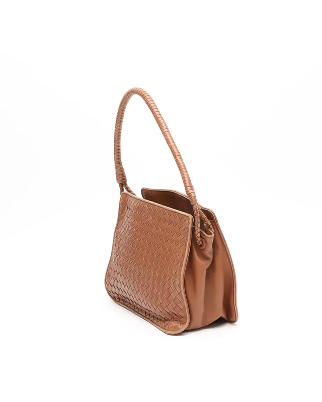 Bottega Veneta Intrecciato Shoulder Bag in Woven leather from A Retro Tale, photo 3 of 10