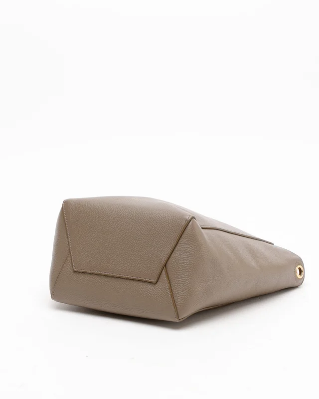 Celine Sangle Small Bucket Bag in Caviar leather from A Retro Tale, photo 4 of 7