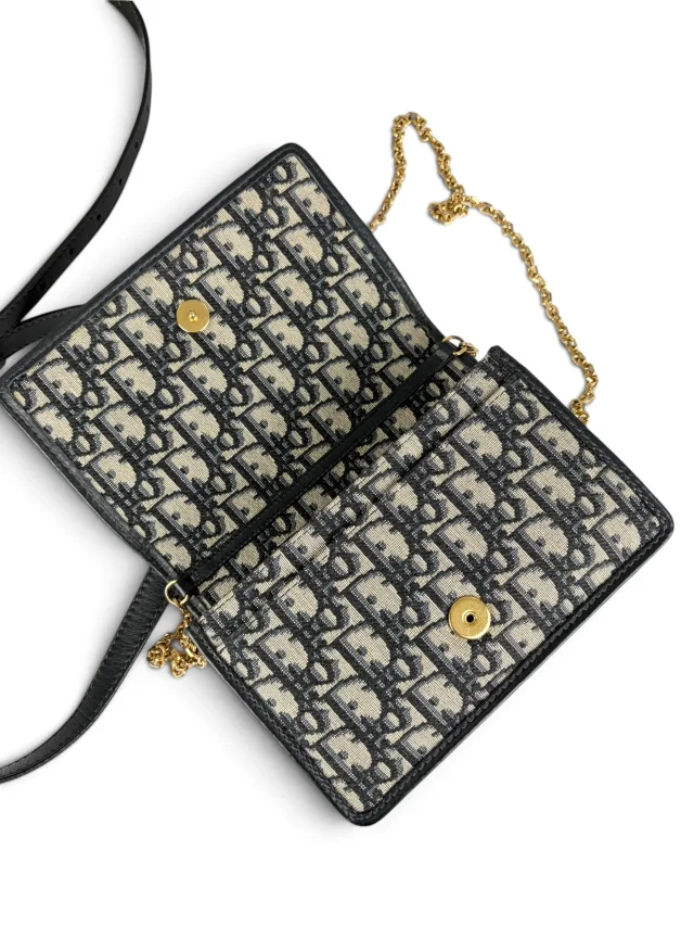 Dior Navy Oblique 30 Montaigne 2-in-1 Pouch in Navy Canvas from Season 2 Consign, photo 9 of 10