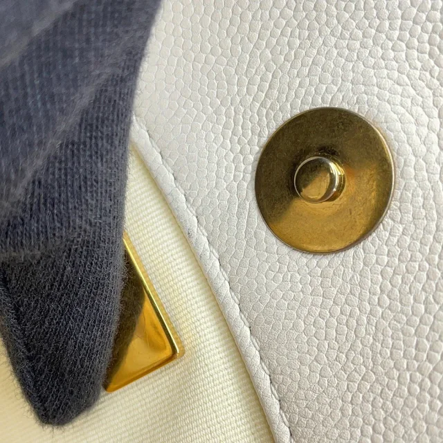 Chanel Stitch Pocket CCTote Bag WhiteAS5417 Caviar Leather in Caviar leather from GALLERY RARE, photo 17 of 19