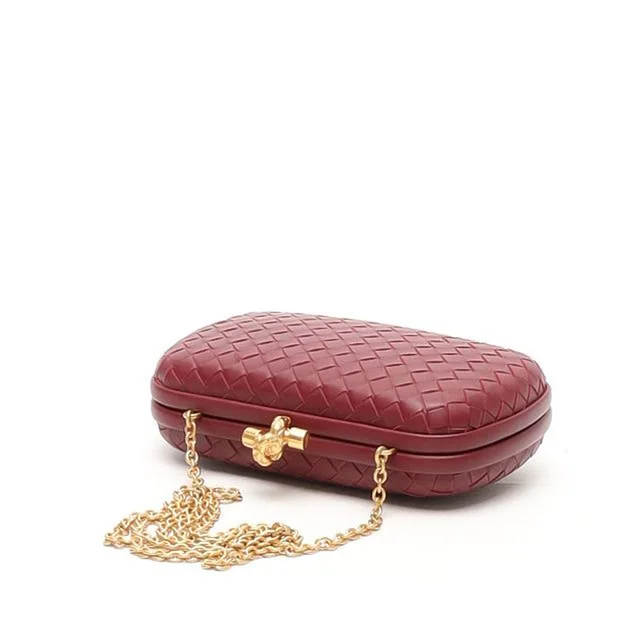 Bottega Veneta Intrecciato Knot Chain Clutch in Woven leather from A Retro Tale, photo 5 of 7