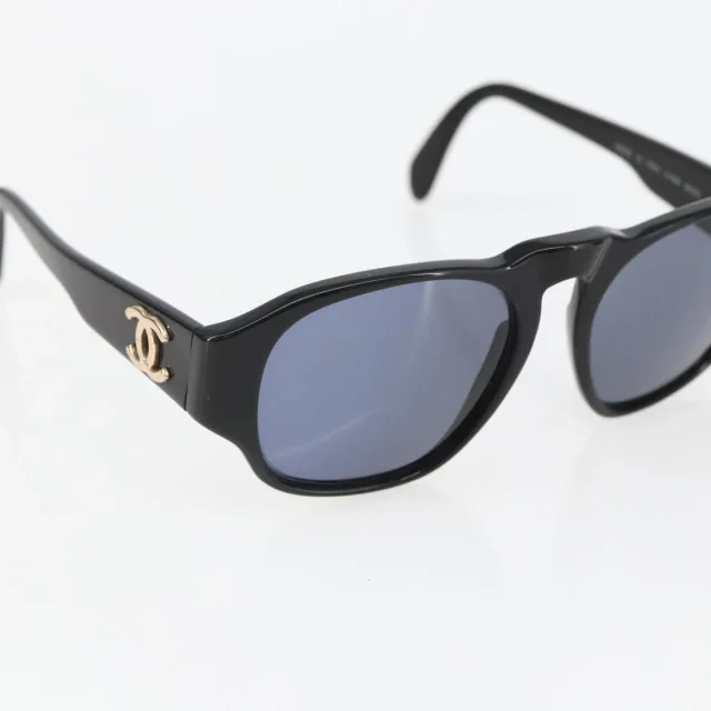 Chanel Logo Cc Plastic Black Accessory in Black from HEWI, photo 3 of 4