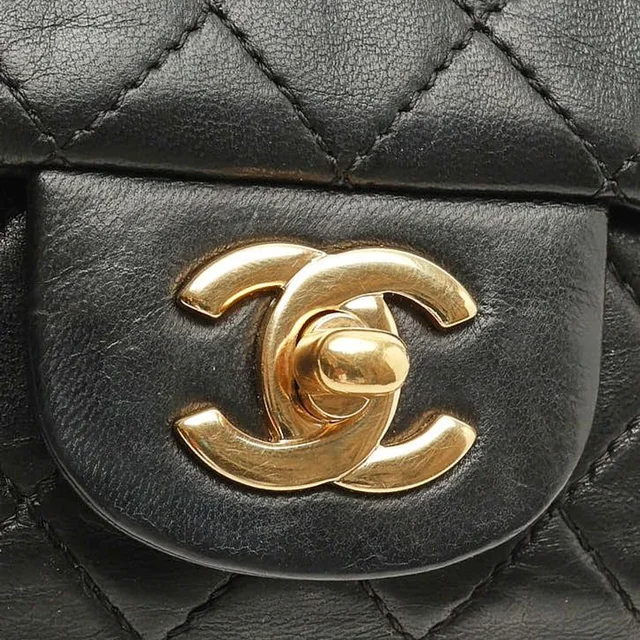 Chanel Classic Soft Medium Valentines Heart Charm Single Flap Bag in Leather from A Retro Tale, photo 6 of 11