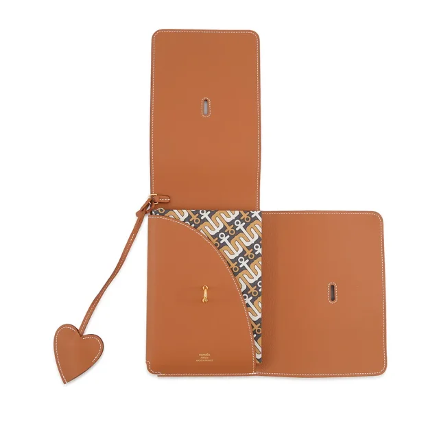 Hermès Notebook cover Carne Secret Animapolis Gold Swift Leather in Gold Swift leather from GALLERY RARE, photo 4 of 10