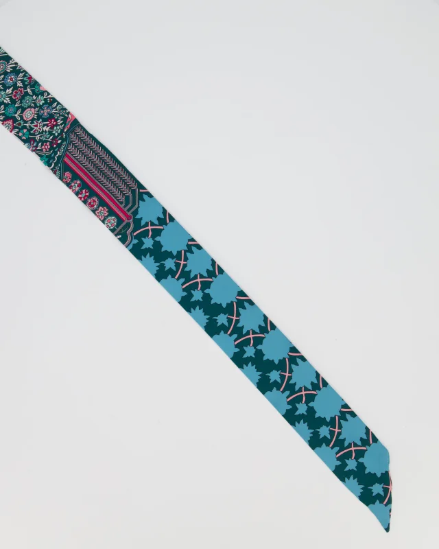 Hermès Tapis Persans Floral Silk Twilly in Green Silk from Sellier, photo 3 of 4