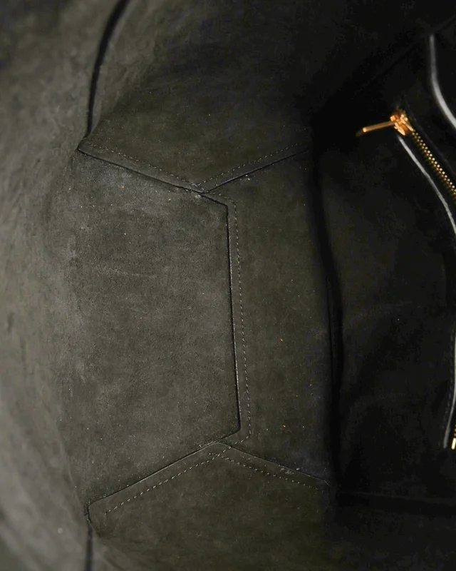 Celine Small Seau Sangle Bucket Bag in Caviar leather from A Retro Tale, photo 7 of 8