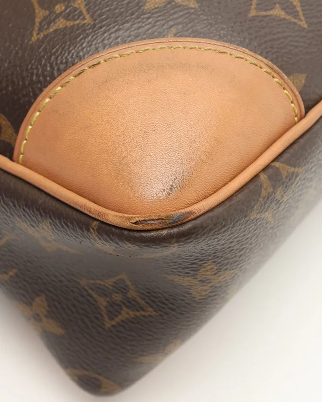 Louis Vuitton Monogram Odeon MM NM Bag in Coated canvas from A Retro Tale, photo 6 of 10
