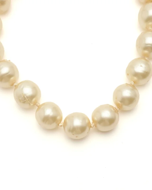 Chanel Pearl Necklace in Silk from A Retro Tale, photo 2 of 4