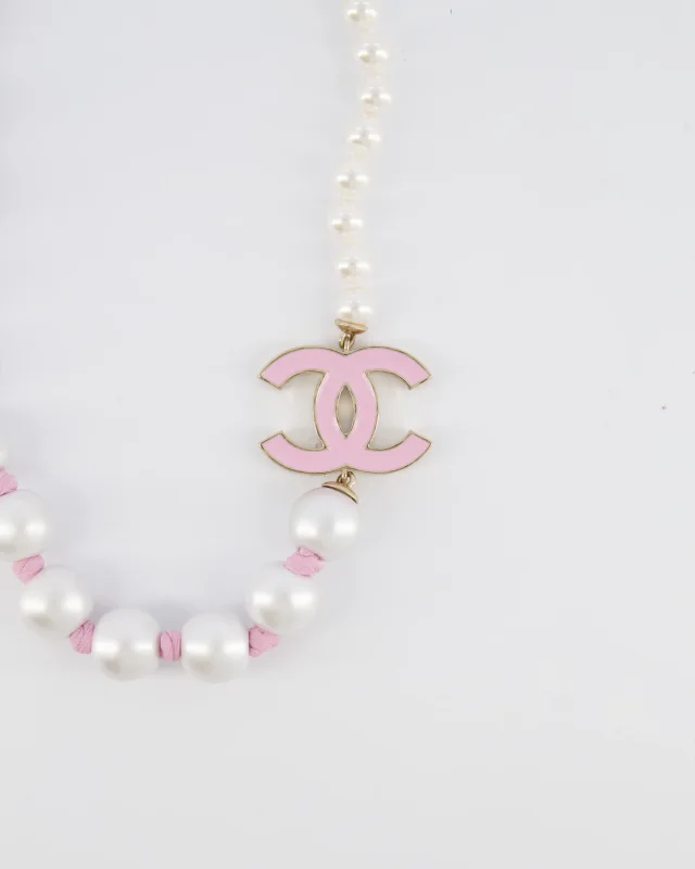 Chanel 25A Pearl Choker in Pink from Sellier, photo 2 of 6